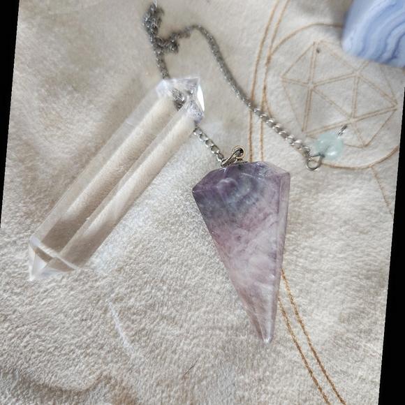 Fluorite pendulum - Picture 2 of 2